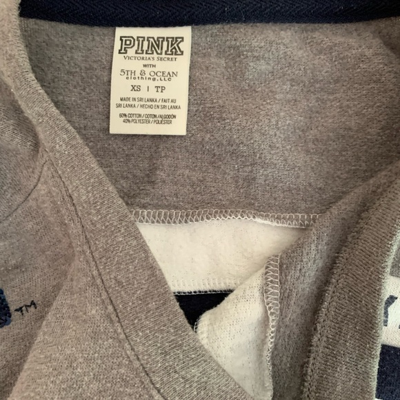 U of T Sweater - Picture 3 of 5